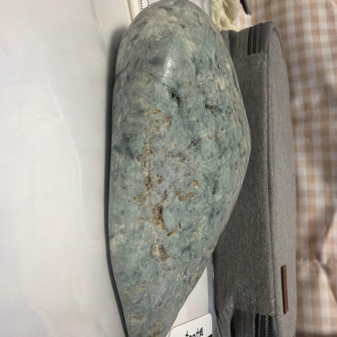 く*ん様 糸魚川翡翠 海石原石