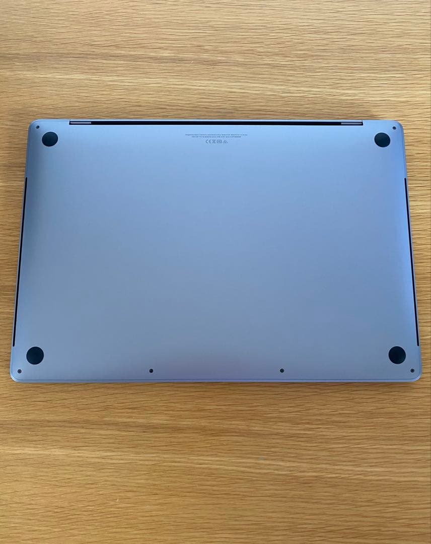 美品　MacBook Pro 2019 未使用に近い　MacBook本体