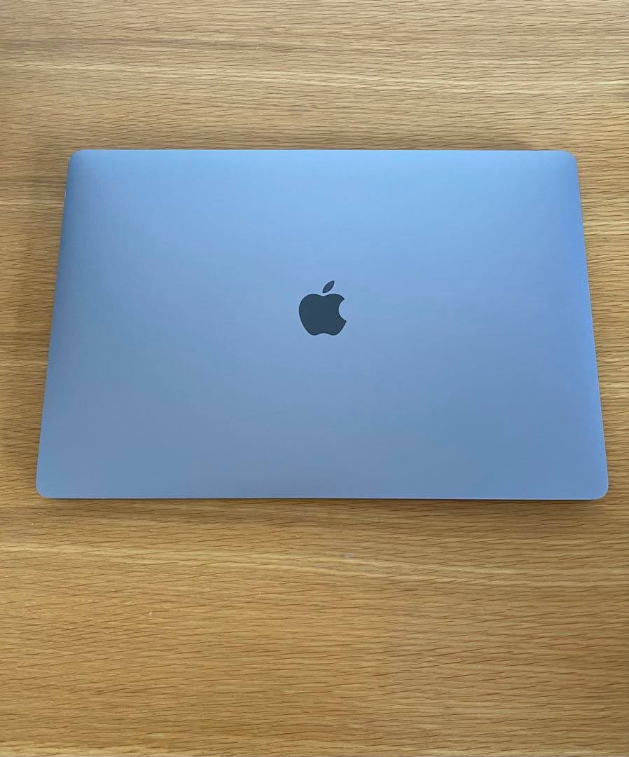 美品　MacBook Pro 2019 未使用に近い　MacBook本体