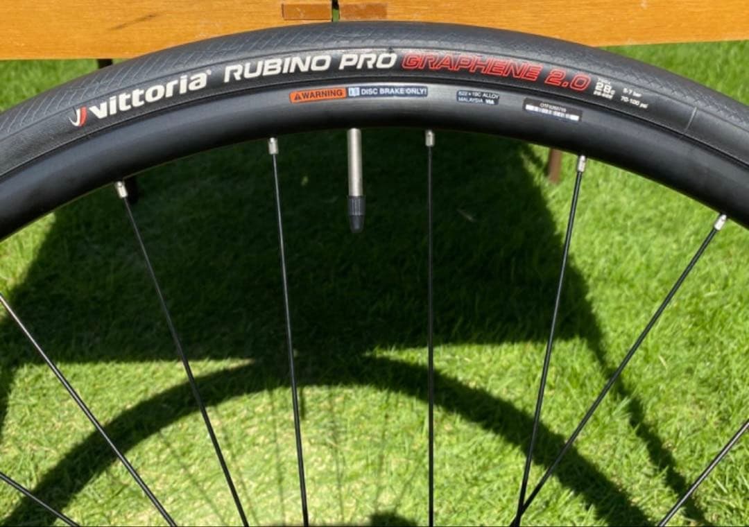 シマノ　ロードバイク　ホイール　タイヤ付　700 28C