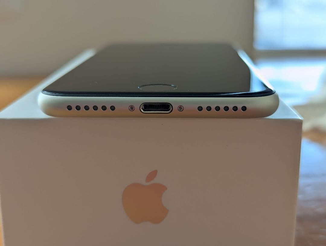 Apple iPhoneSE2 （第2世代）ホワイト 本体128GB