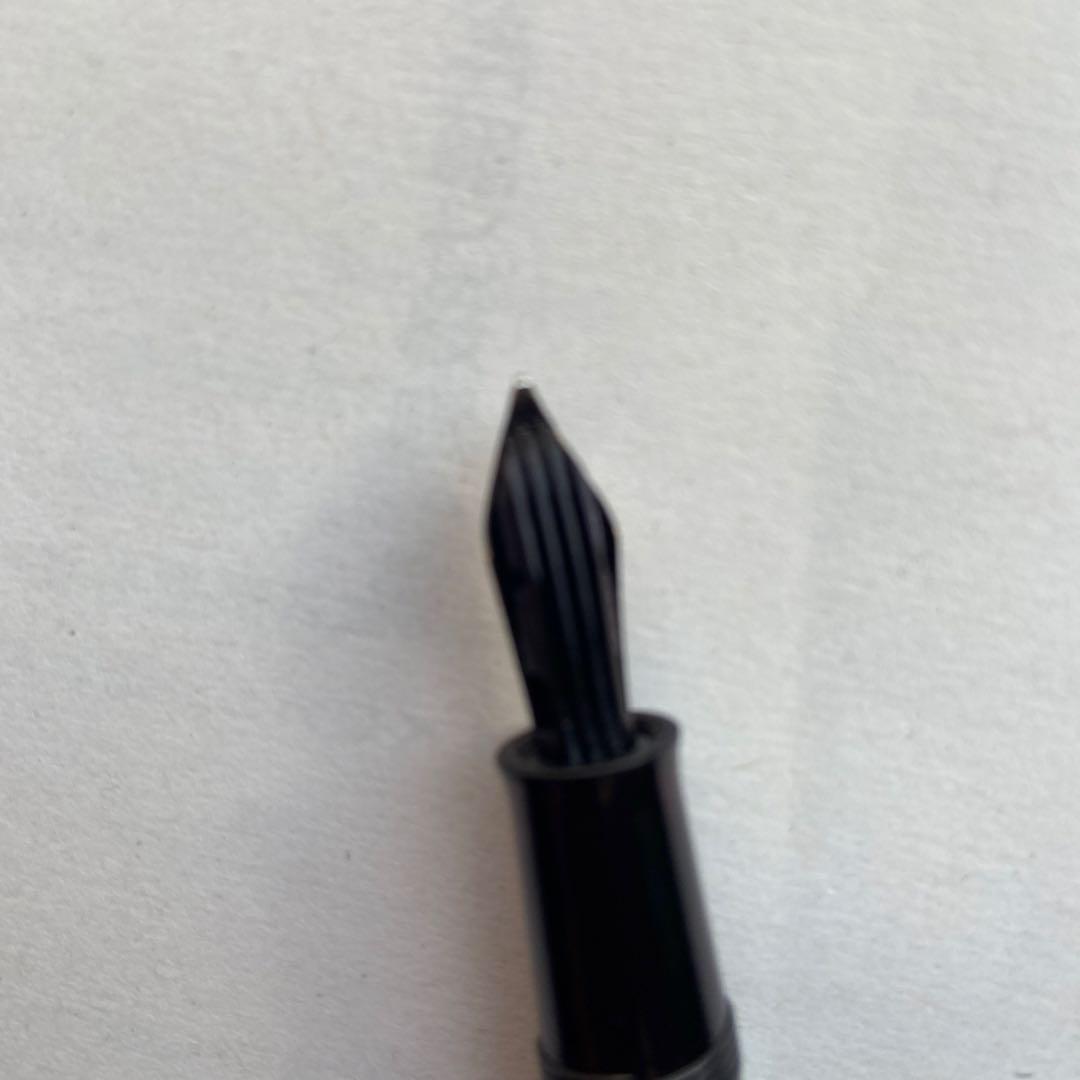 万年筆 4本セット 黒と金のコンビネーション　ペリカン万年筆　太字