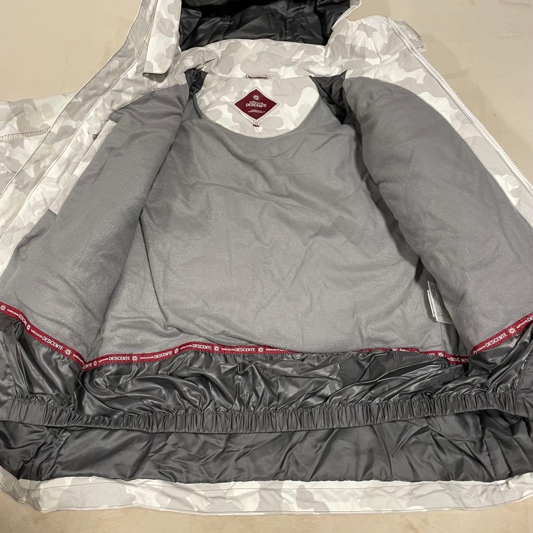 専用　【美品】デサント　スノーウェア　セットアップ　カモフラ柄　L相当