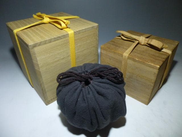 楽吉左衛門六代　左入黒茶碗／楽吉左衛門十代旦入／表千家十二代惺斎極め箱／「山霞」