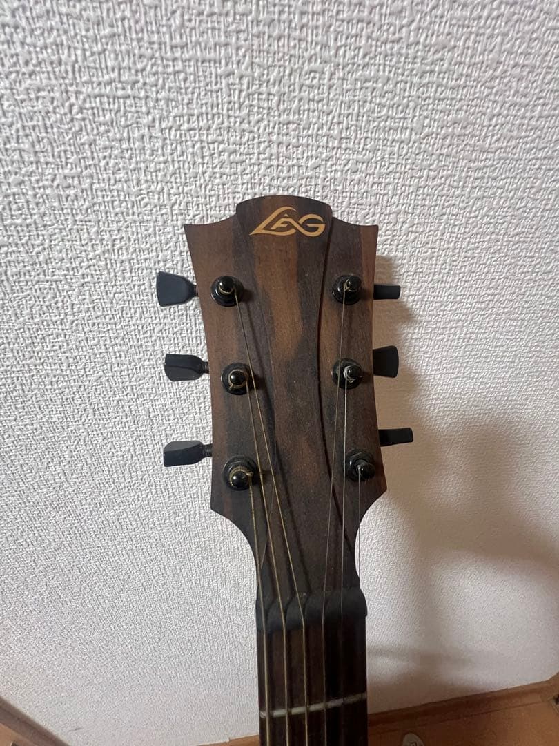 アコースティックギター(エレアコ搭載)