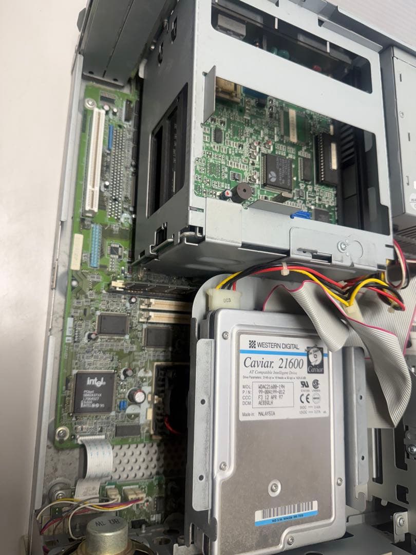 PC-9821 V16 本体 通電確認済み （ジャンク）