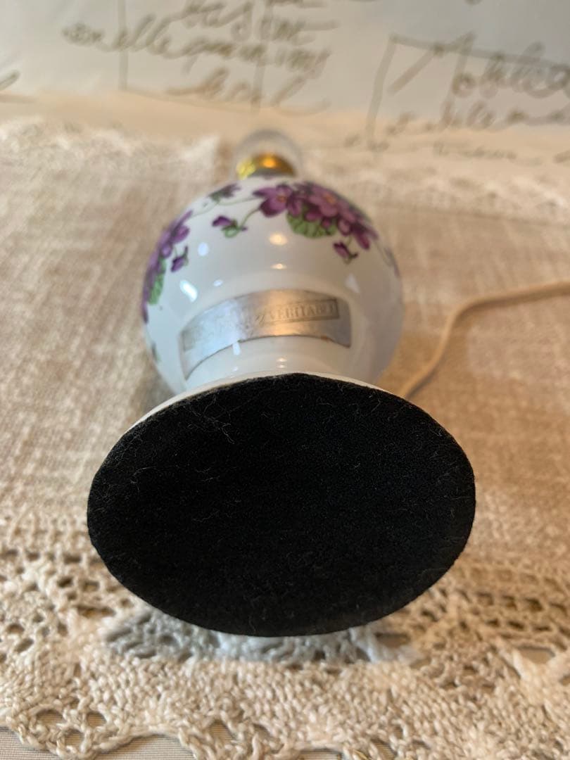 フランス製　アンティーク　スミレ柄の赤いシェードがプードルみたいな可愛いランプ！