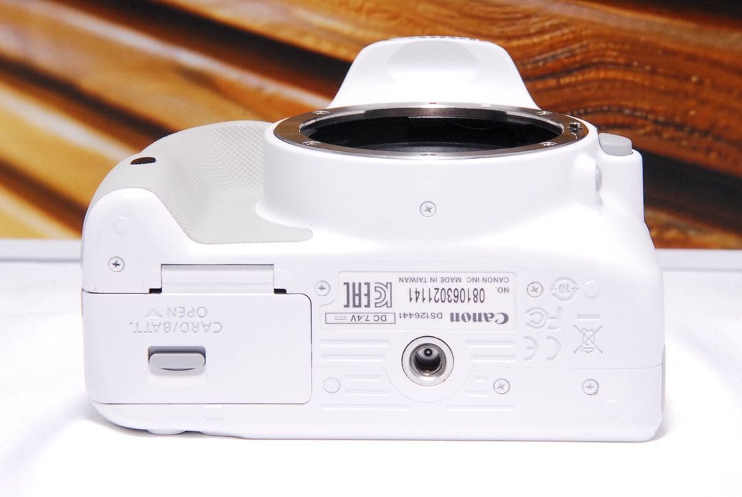 【ショット数700回】Canon EOS kiss X7 ホワイト スマホ転