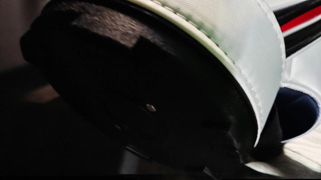 新品未使用展示品　TaylorMade 高級商品トリコロール ゴルフバッグ