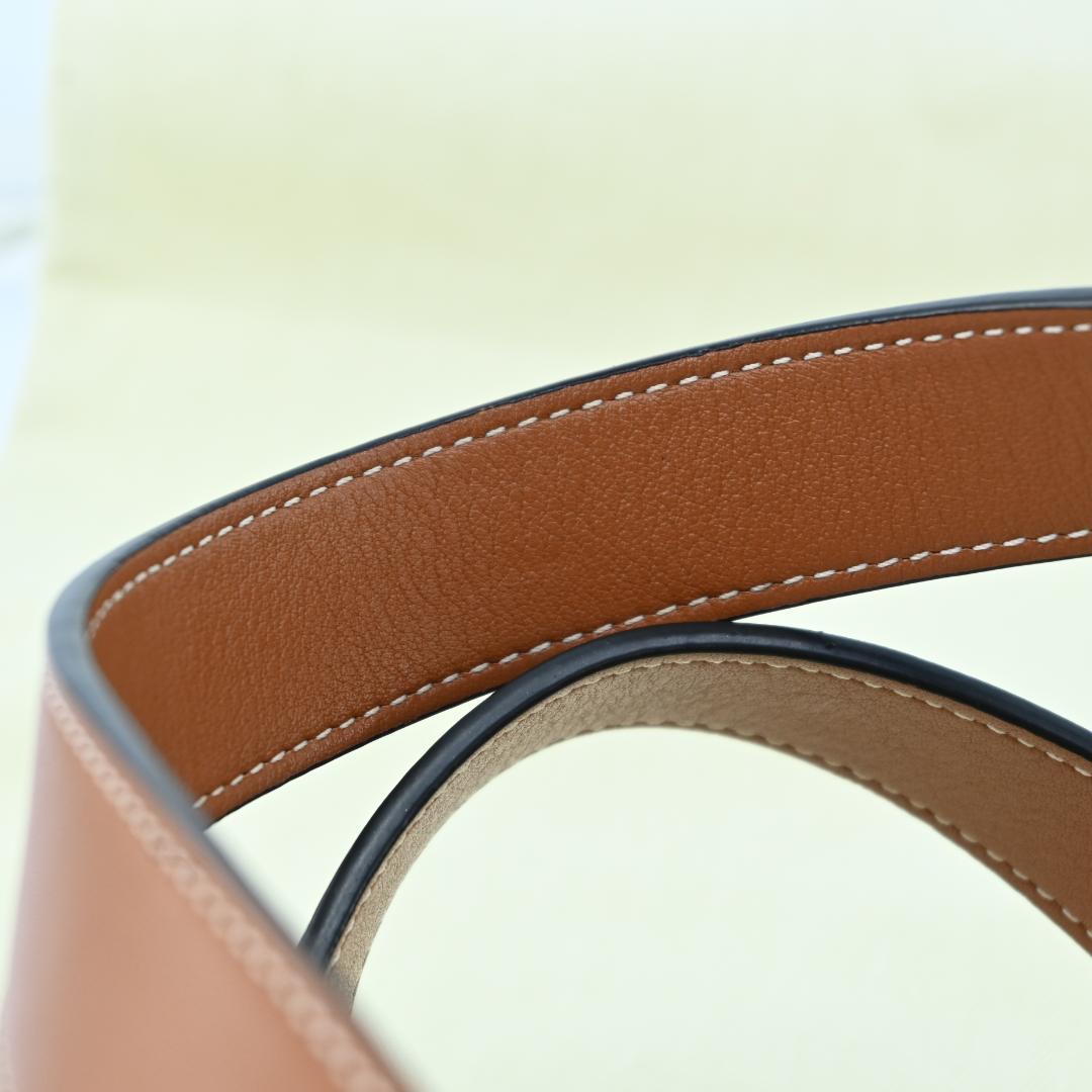 新品未使用品　LOEWE 　ロエベ　ラフィア　かごバッグ　バッグ　スモール