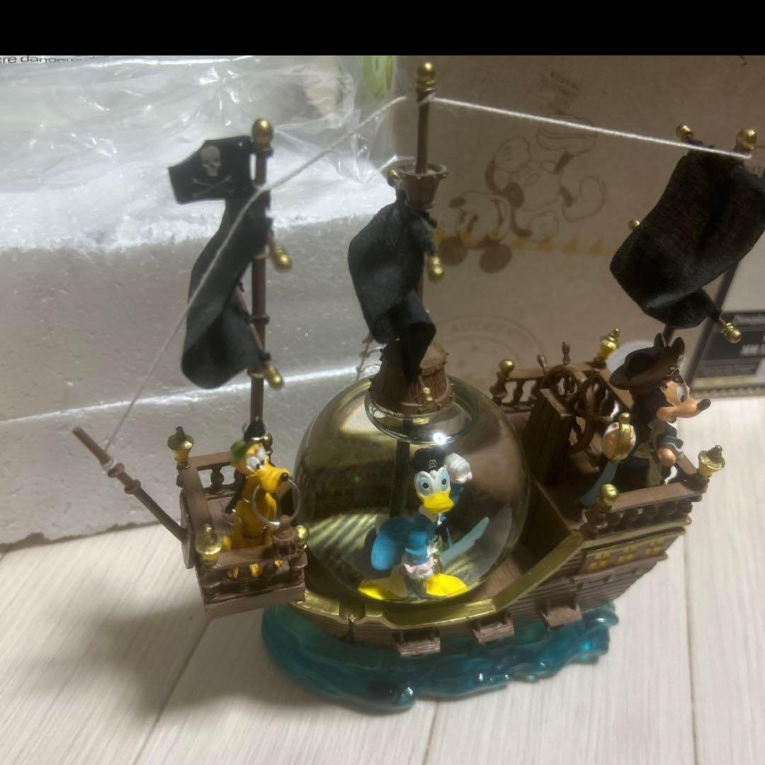 激レア　スノードーム　ディズニー　海賊船　スノーグローブ　フィギュア　ミッキー