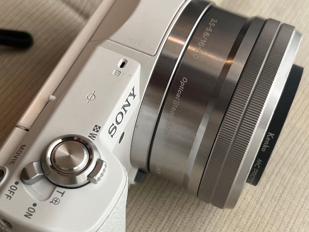 SONYソニーa5100 ILCE-5100USB充電可能ホワイトミラーレス一眼