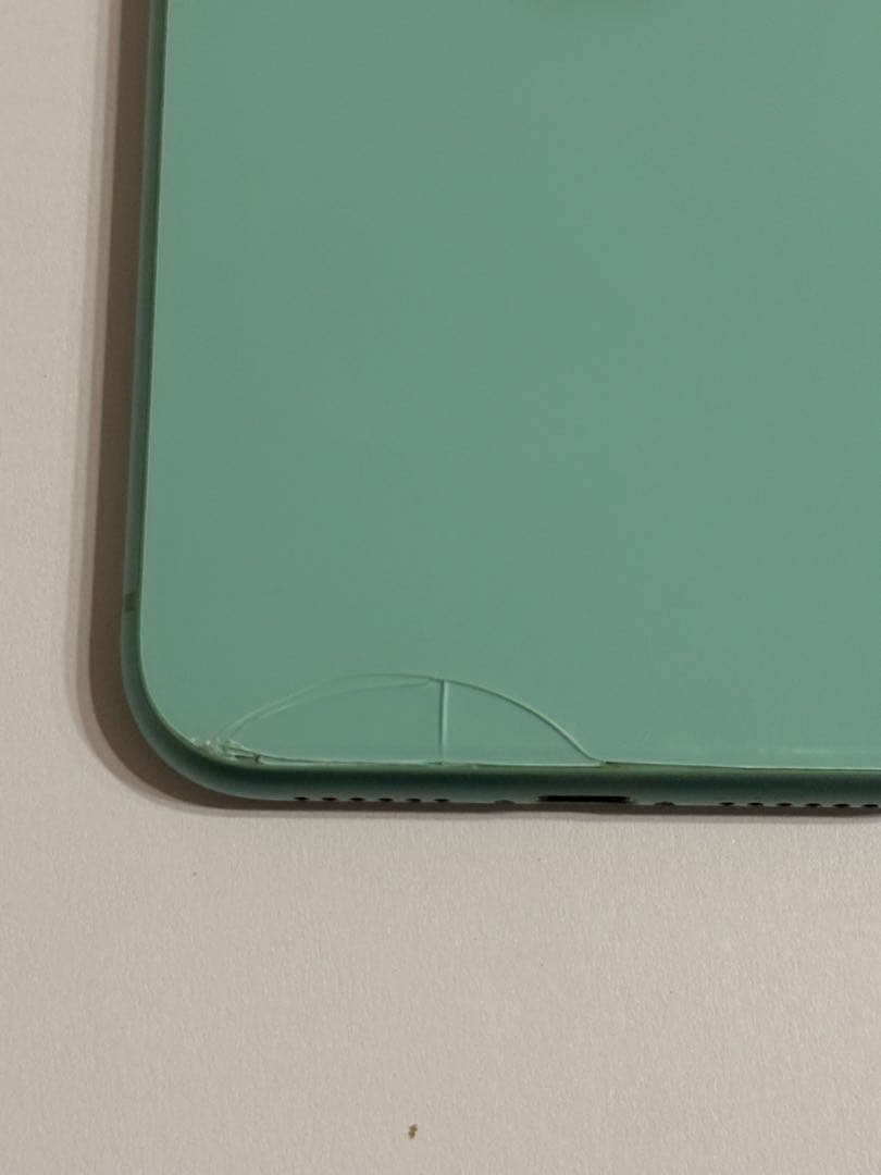 iPhone11 64gb 「オマケ付き：ケース3個」