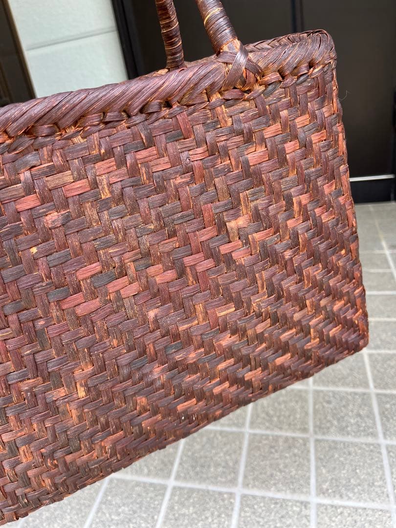 職人技A4可◆山ぶどう 山葡萄 かごバッグ◆幅35㎝、高さ27㎝、マチ14.5㎝