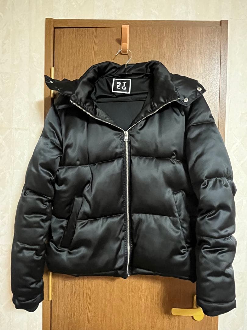 RTEG ブラックパデッドジャケット フード付き