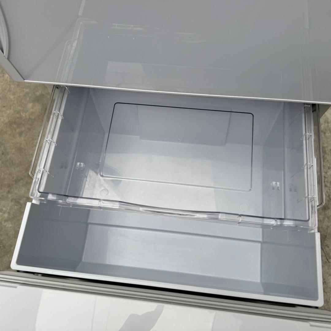 251⭐️2018年製美品★日立　冷蔵庫　大型　3ドア　自動製氷　ガラス扉