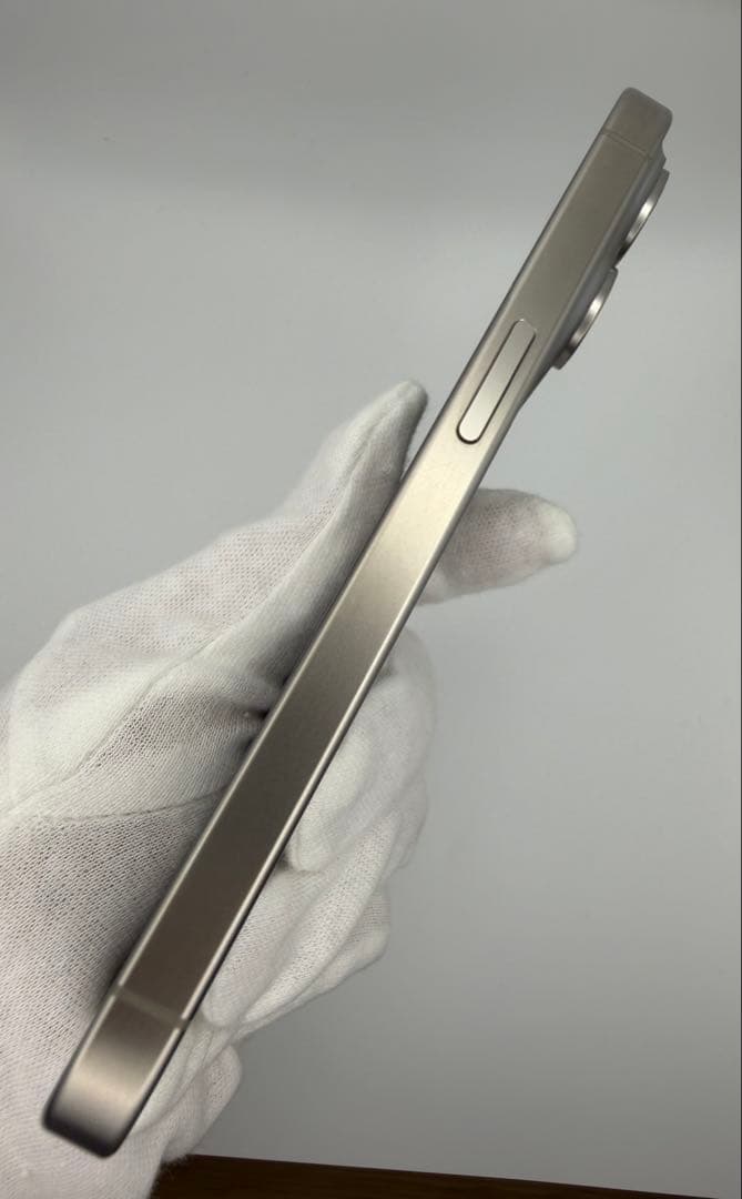【極美品】iPhone16 Pro 1TB デザートチタニウムSIMフリー