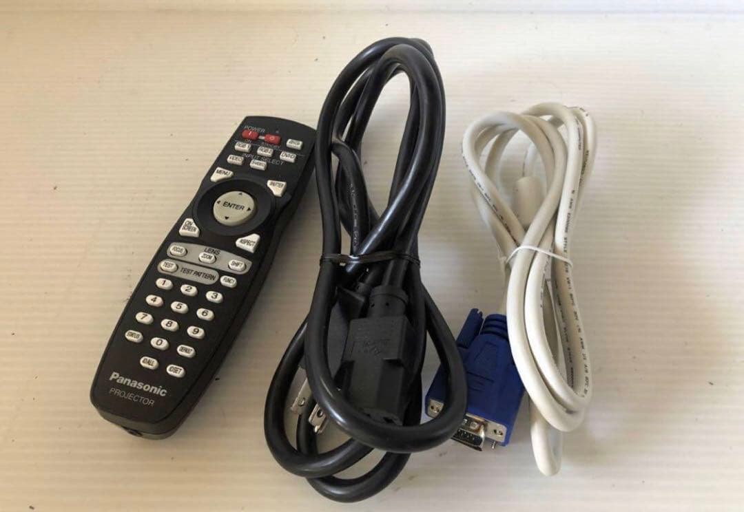 Panasonic PT-DX610S ★6500ルーメン　投写50-600型