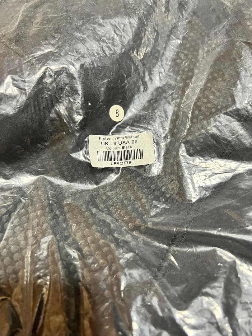 新品未使用品fourth element フォースエレメント7ミリウェットスーツ