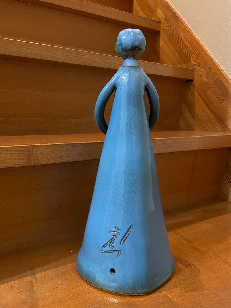 フクロウ　女性　陶器オブジェ　陶人形