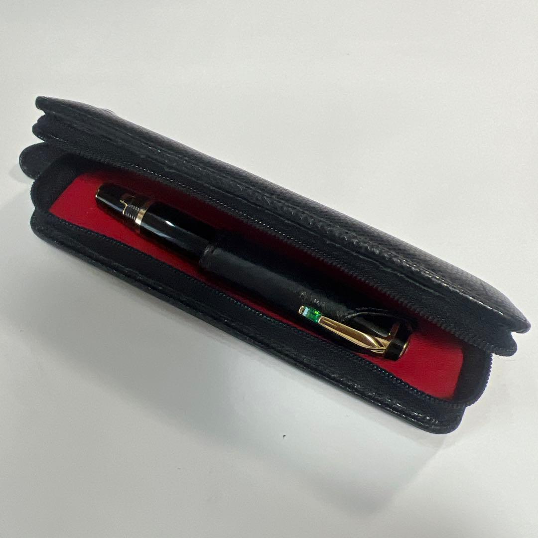 モンブランボエム万年筆グリーンとペンケース ボエム ブラック/レッド1本差し