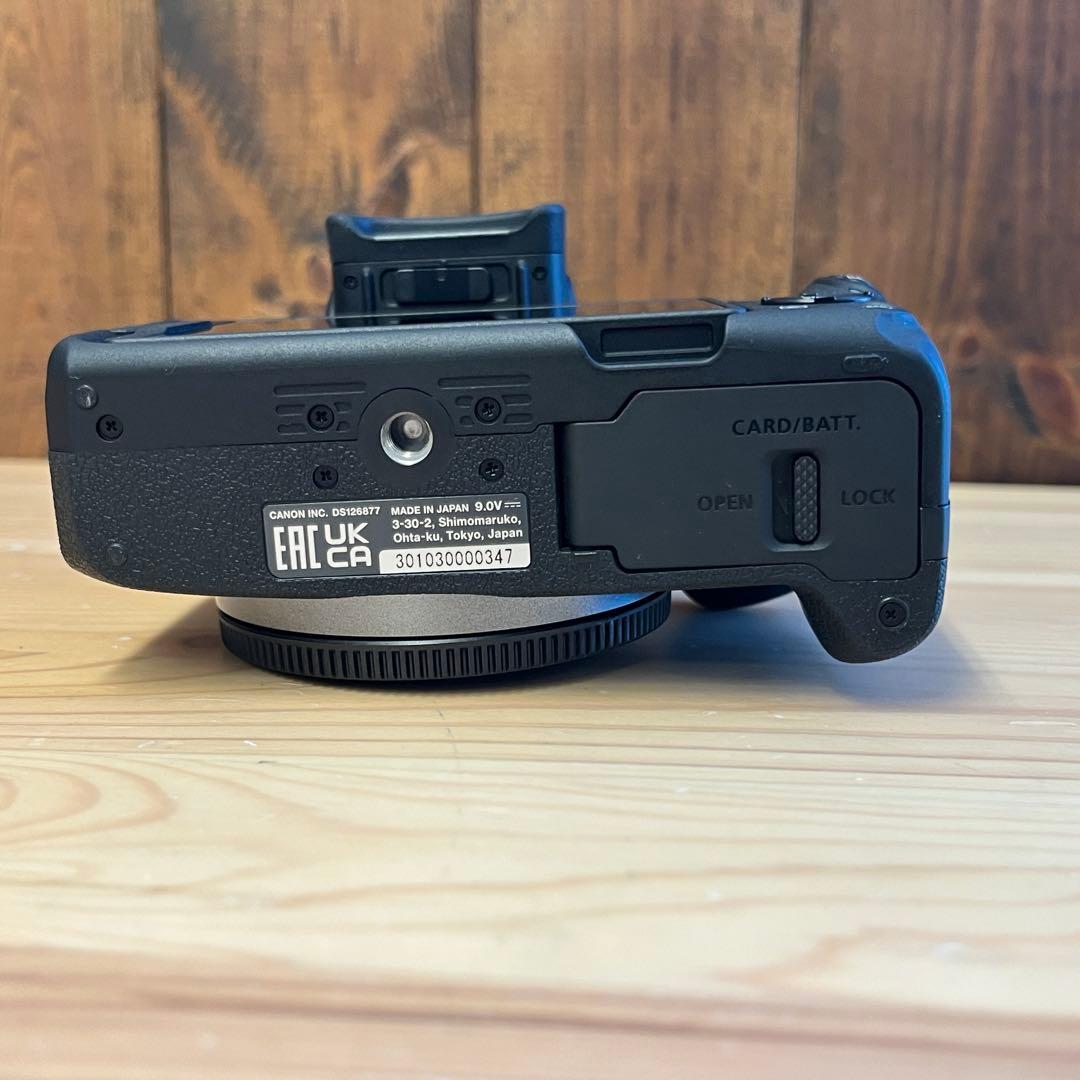 【箱有り新品級】Canon EOS R50 ミラーレスカメラ SDカード