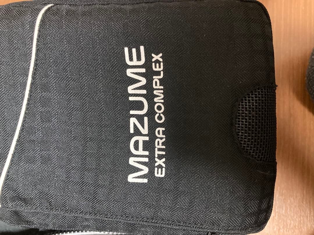 MAZUME EXTRACOMPLEXブラックライフジャケットロッドホルダー付き