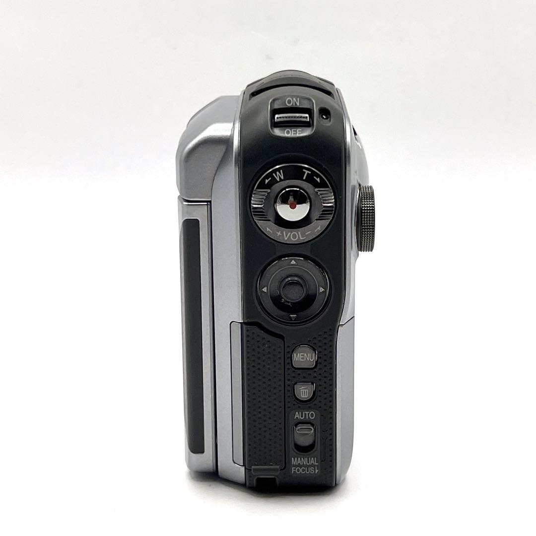 【未使用品】 Panasonic SDR-S200 シルバー　ビデオカメラ