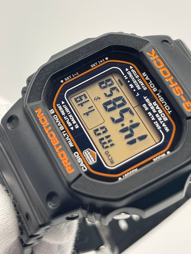 美品G-SHOCK GW-M5610R-1JF 黒オレンジ CASIO