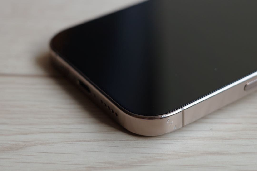 iPhone 16 Pro 512GB デザートチタニウム