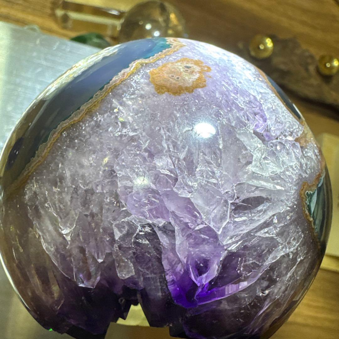 希少　極上品　カルサイト共生アメジストの笑い口　置物　丸玉　笑口　帝王紫