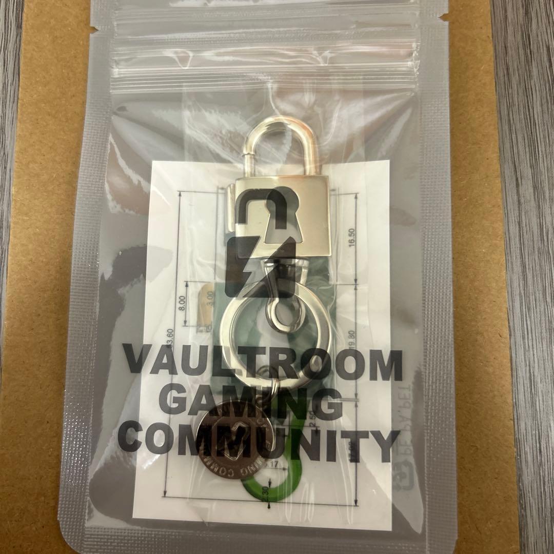 新品 VAULTROOM ボルトルーム パドロックキーホルダー シルバー