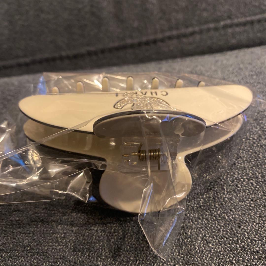 CHANEL ヘアクリップ