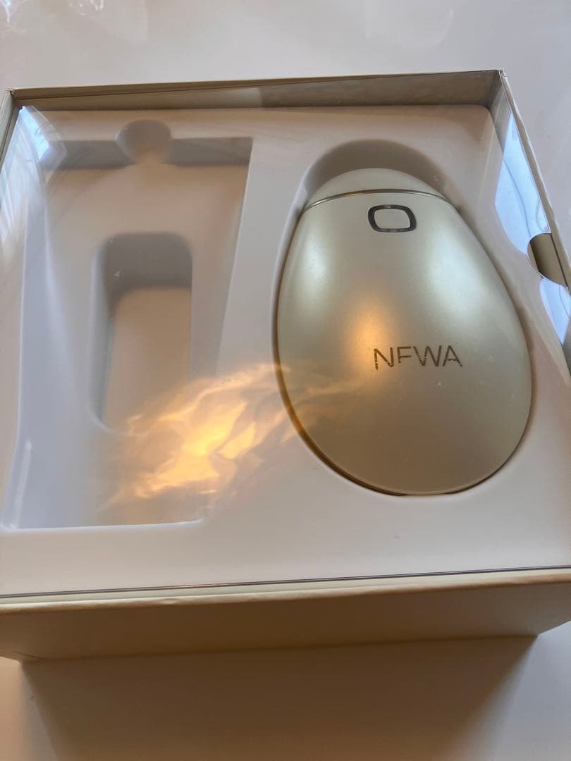 NEWAA LIFT 美顔器 ホワイト