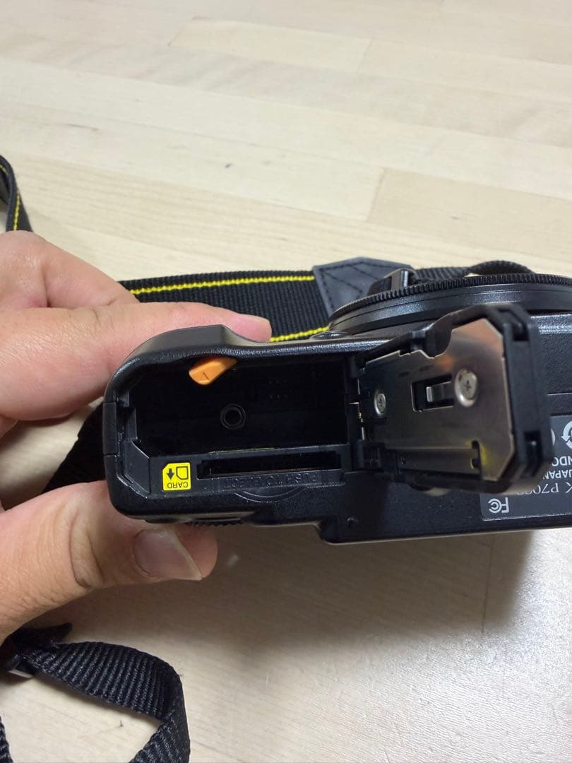 Nikon COOLPIX P7000 ジャンク