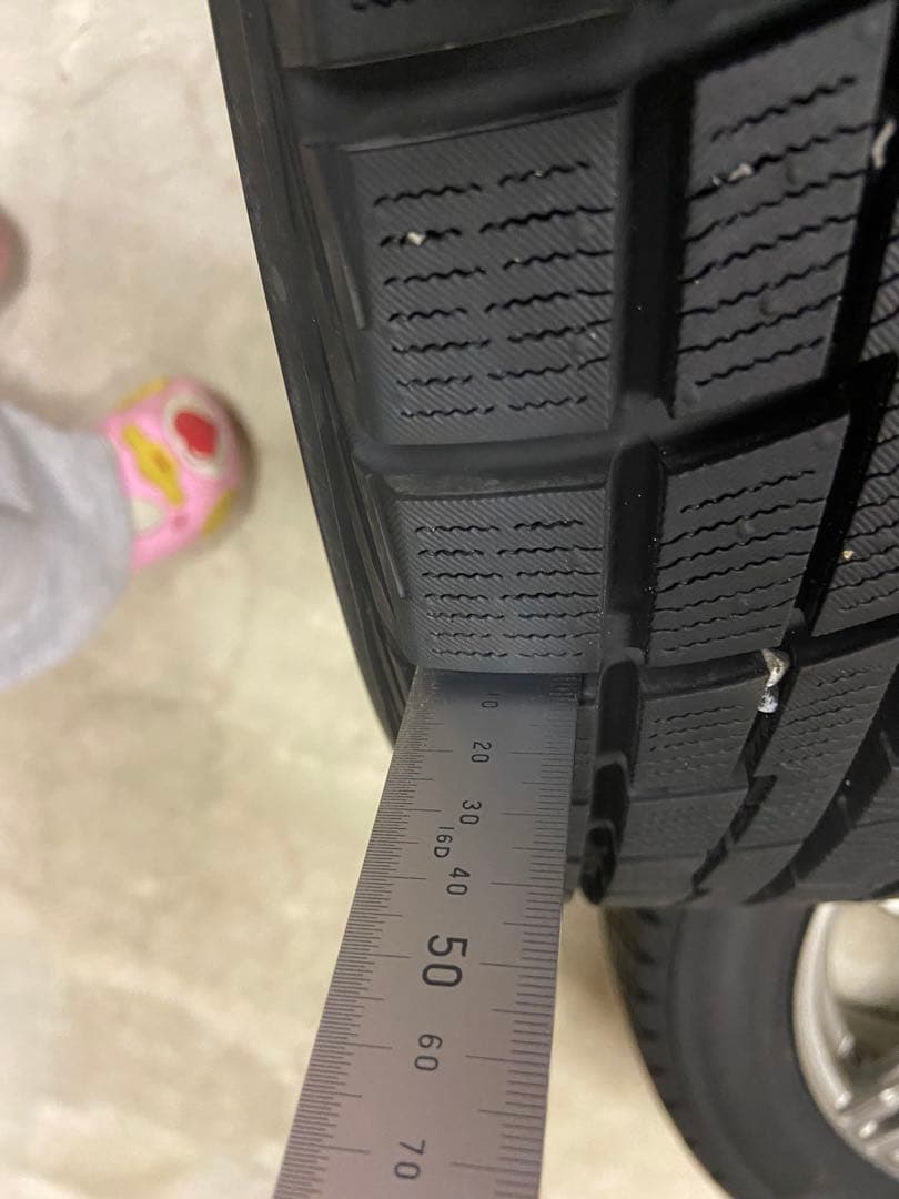 送料込み　15インチ　スタッドレスタイヤとホイールセット