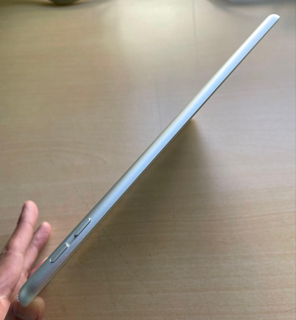iPad 第5世代　A1822　Wi-Fiモデル　シルバー　32GB 美品　#7