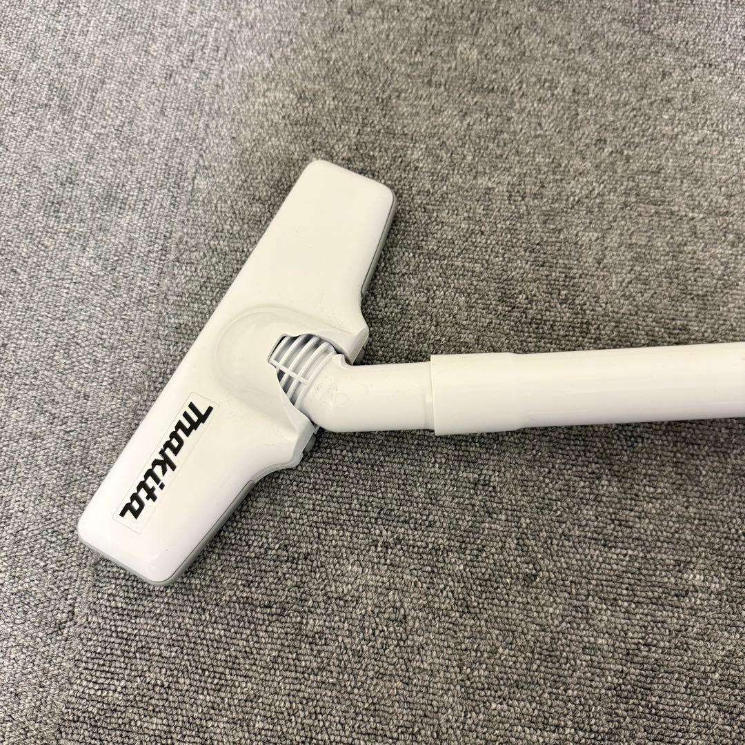 マキタ 充電式クリーナ CL108FD コードレス掃除機　バッテリー充電器付きY