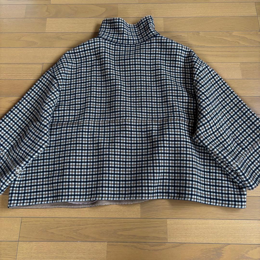 SHIPS any リバー スタンドカラー ポンチョ ショート コート　ベージュ