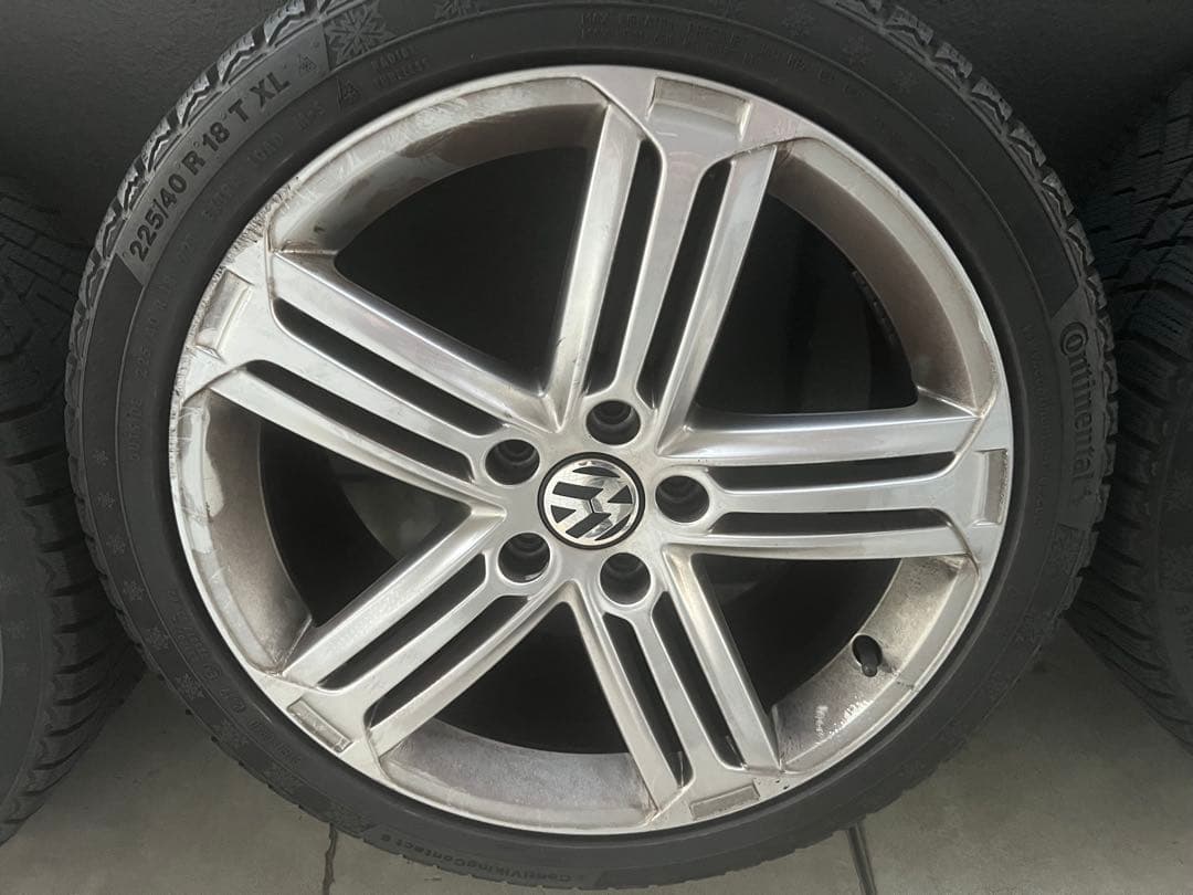 Volkswagen 225/40 R18 ホイールスタッドレスセット(1/4)
