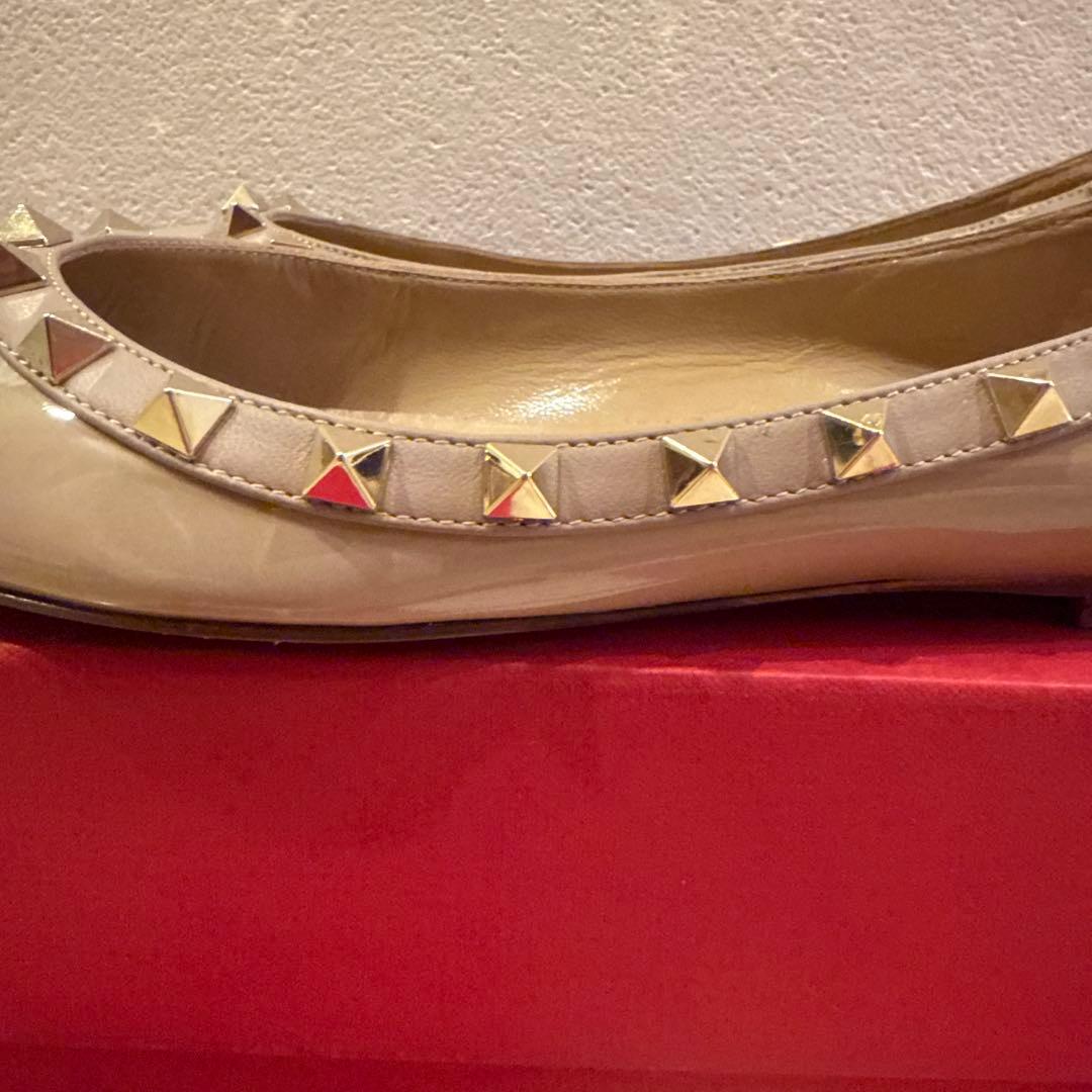 ヴァレンティノ　ロックスタッズ　エナメル　バレリーナ　フラットシューズ37ハーフ