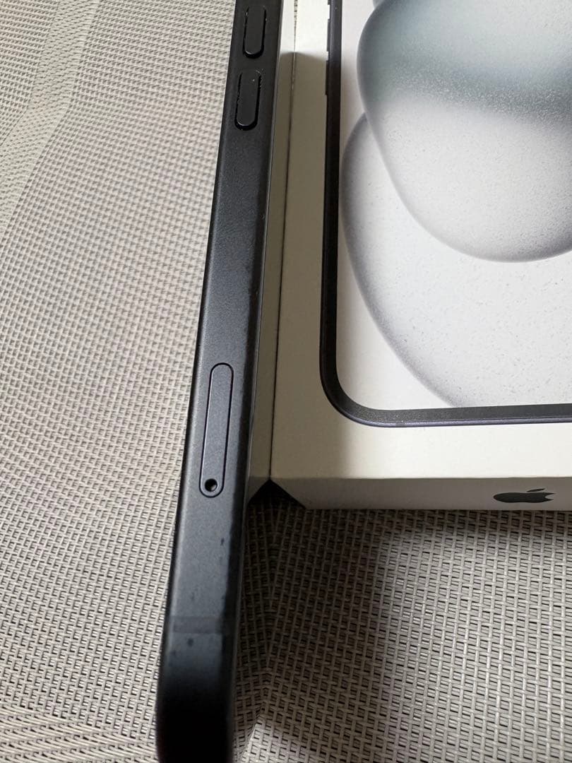 【バッテリー97%】iPhone15 128GB SIMフリー 黒 ＋ ケース