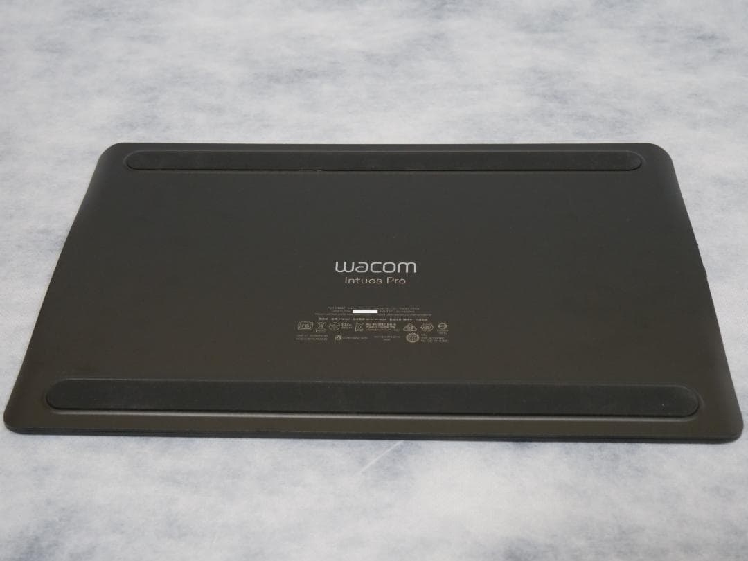 ワコム製ペンタブレット Intuos Pro Medium PTH-660/K0