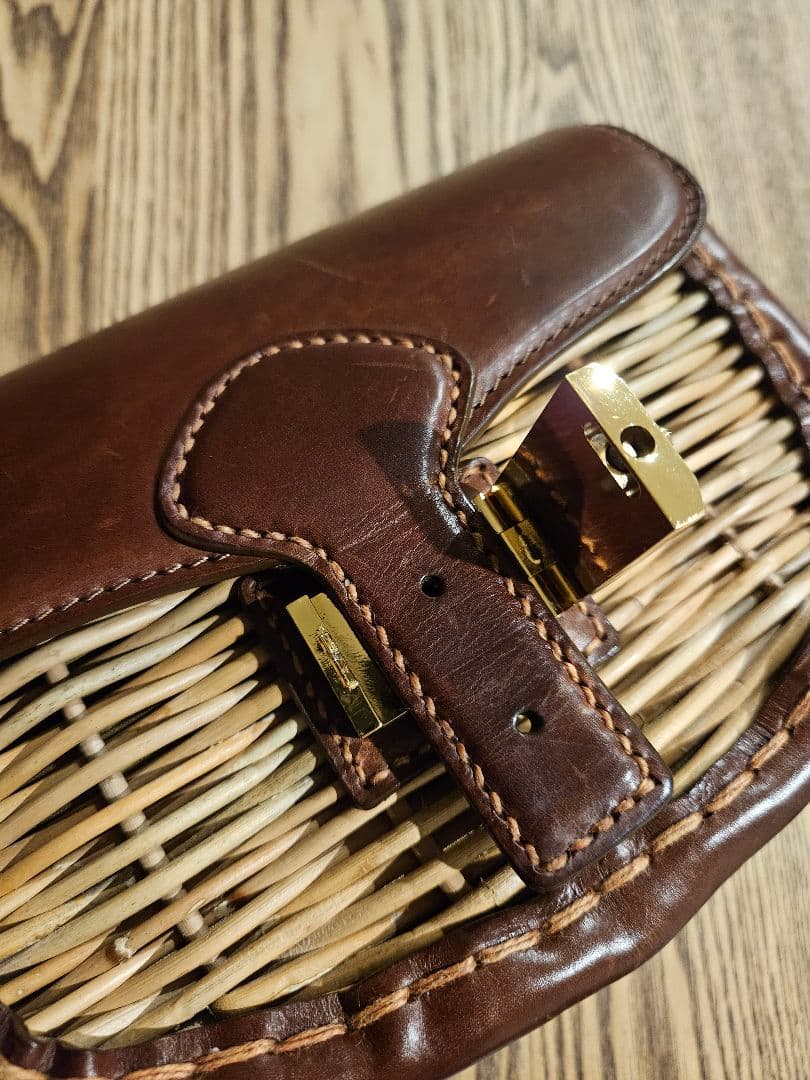 ebagos エバゴス ショルダーバッグ 紅藤