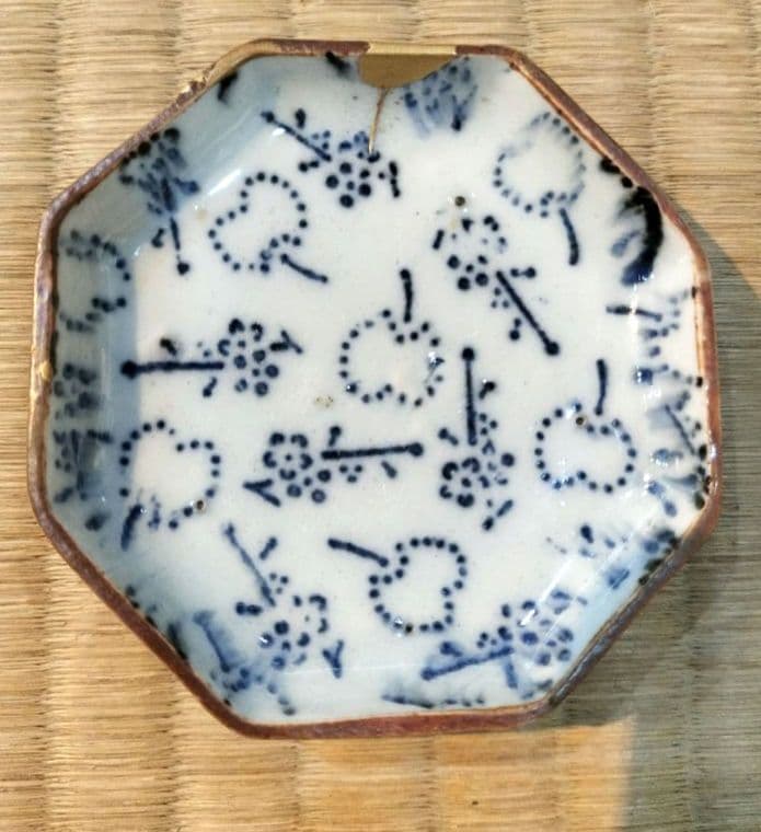 お値下げしました、古伊万里　型紙摺印判　八角豆皿　5枚組　金直し有