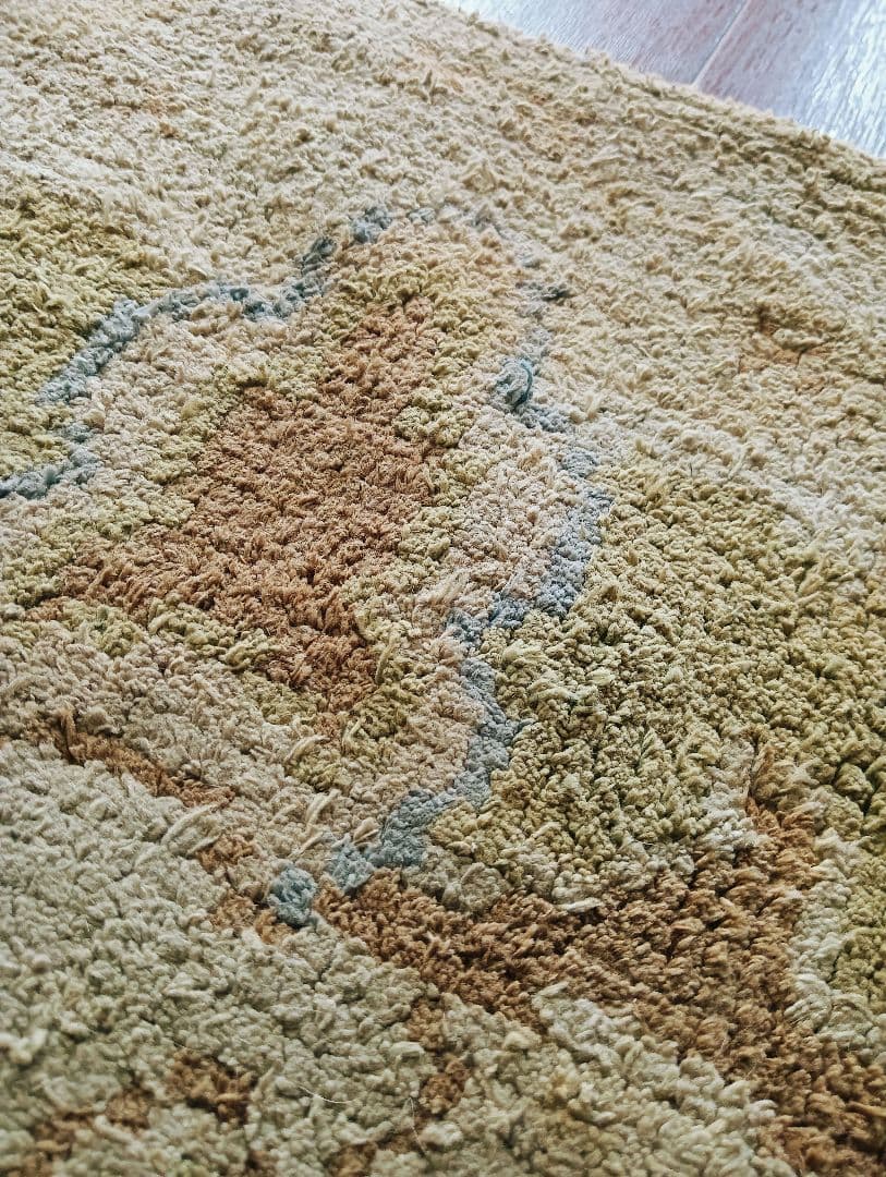 アンティーク緞通　苔色の古びた緞通のラグ　赤穂　堺　鍋島　屋敷　大正ロマン