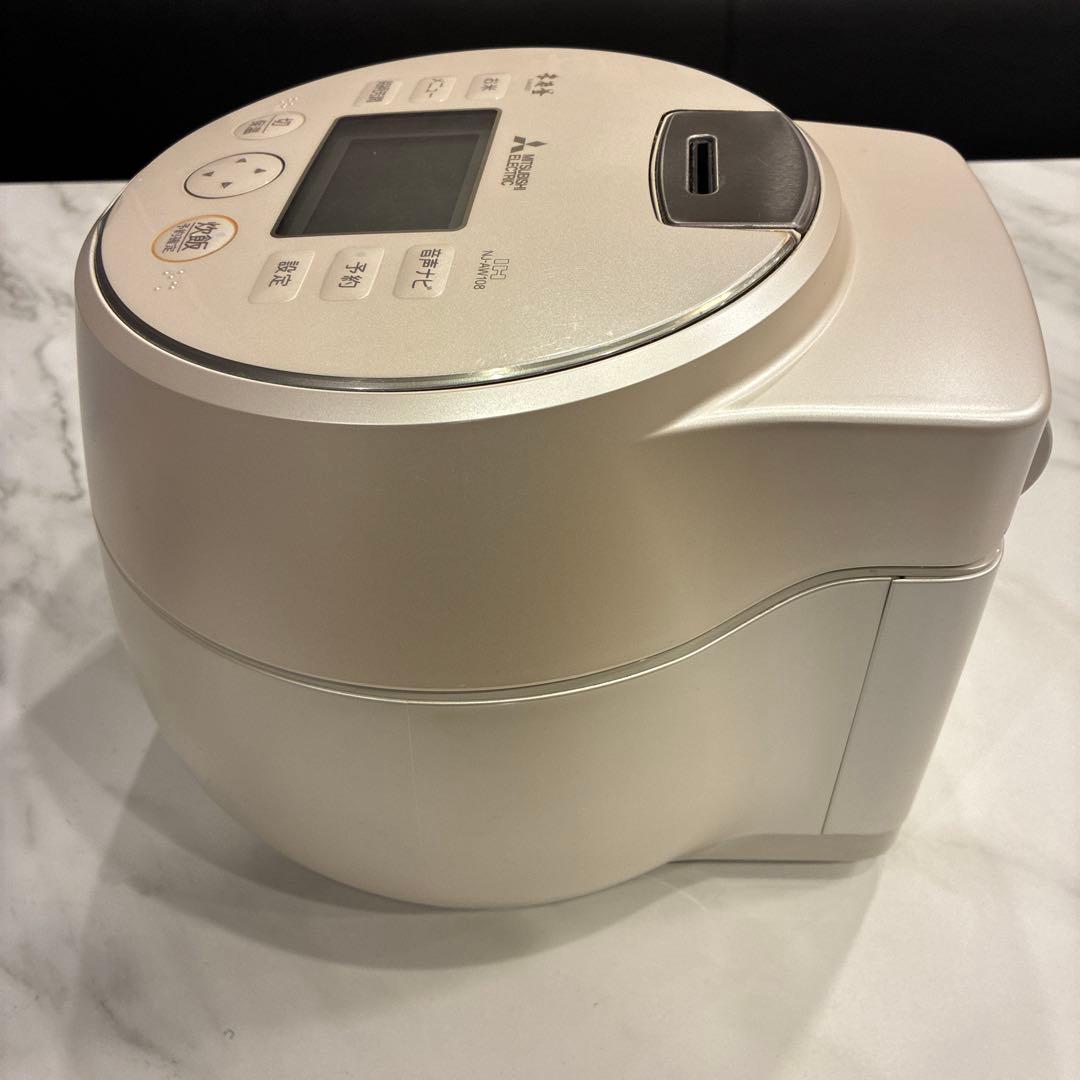 高級モデル　三菱炊飯器　本炭釜　KAMADO NJ-AW108-W（取説あり）