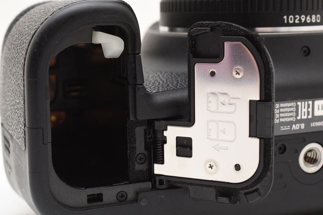 デジタルカメラ Canon EOS 6D Mark II /Canon EF 100-300mm