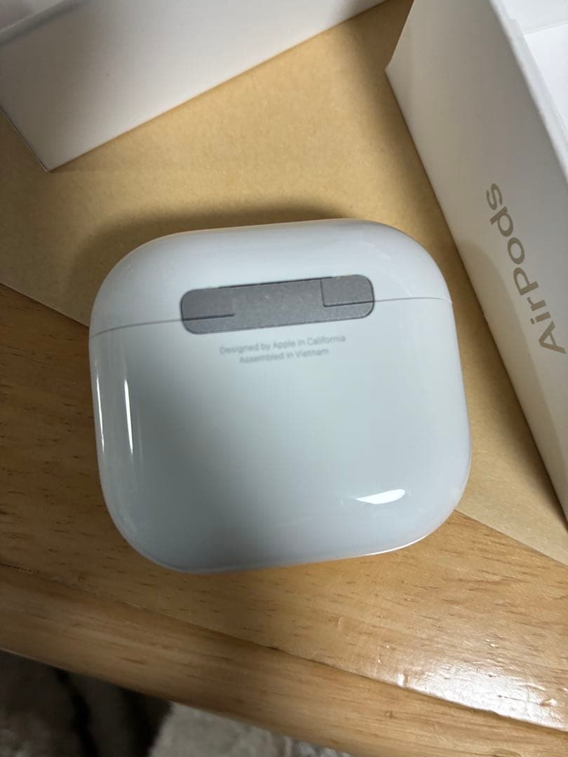 Apple AirPods4本体 ホワイト　新品正規品