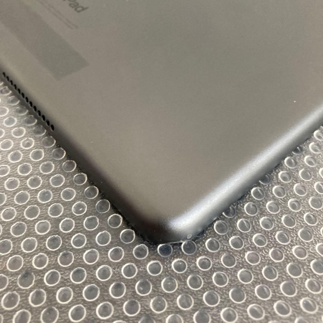 3867【早い者勝ち】iPad7 第7世代 32GB SIMフリー☆